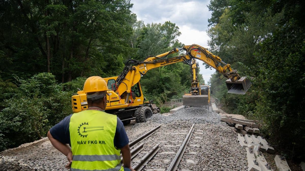 Újra járnak a vonatok Vízvár és Gyékényes között, de szeptemberben visszatérnek a pótlóbuszok