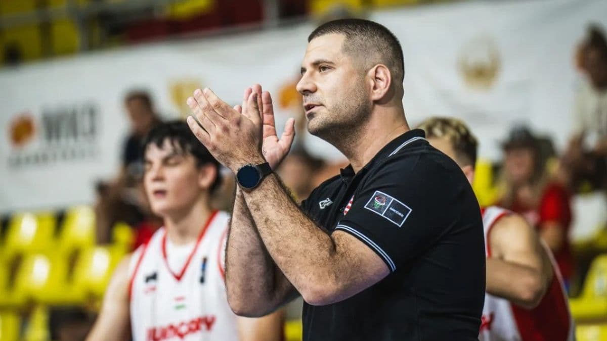 Kadett korában Kaposváron is pallérozódott, ma már az U16-os válogatottat vezeti Moosz Milán