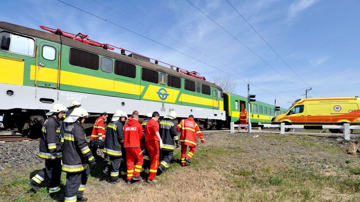 Elsodort egy embert a vonat Kaposvár után - leállt a forgalom a Kaposvár-Dombóvár vonalon