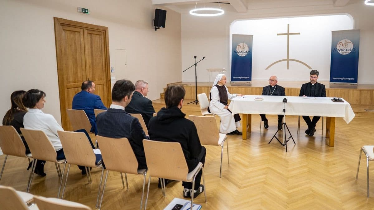 Elkezdődött a per, amely feltárja a gyékényesi plébános meggyilkolását – nem történik minden nap ilyen az országban