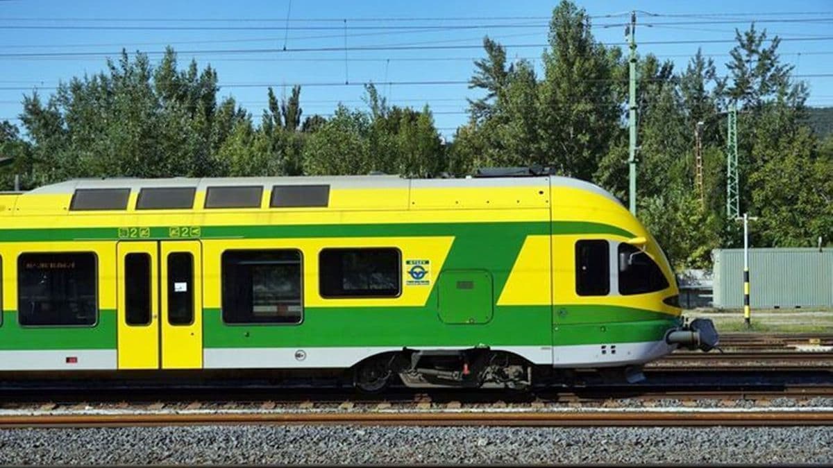 Rendkívüli közlekedési helyzet: Csornától vonatpótló busz közlekedik
