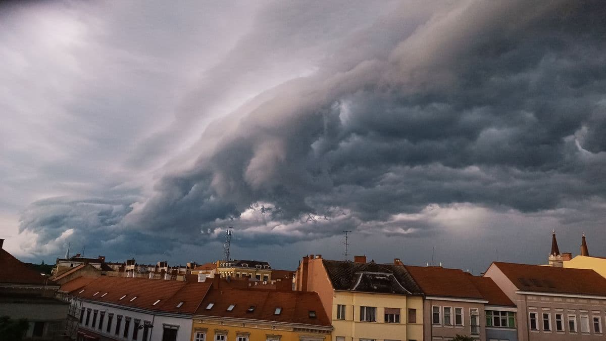 Fordulat az időjárásban:viharos szél és jég is jöhet holnap - kint a figyelmeztetés