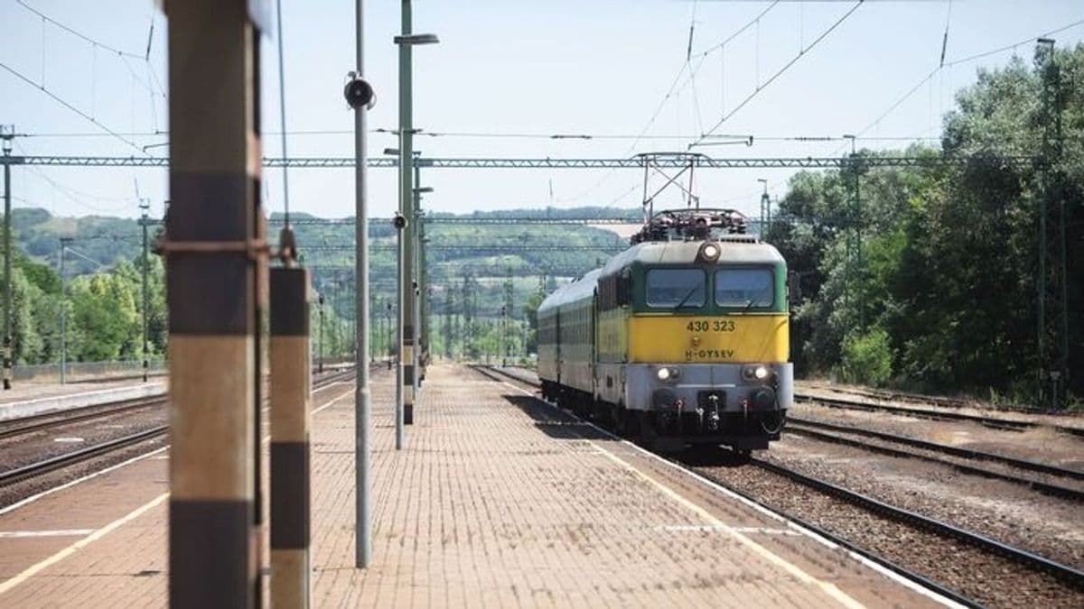 Elindult az új vasúti beruházás, szombathelyi vonatot is érint