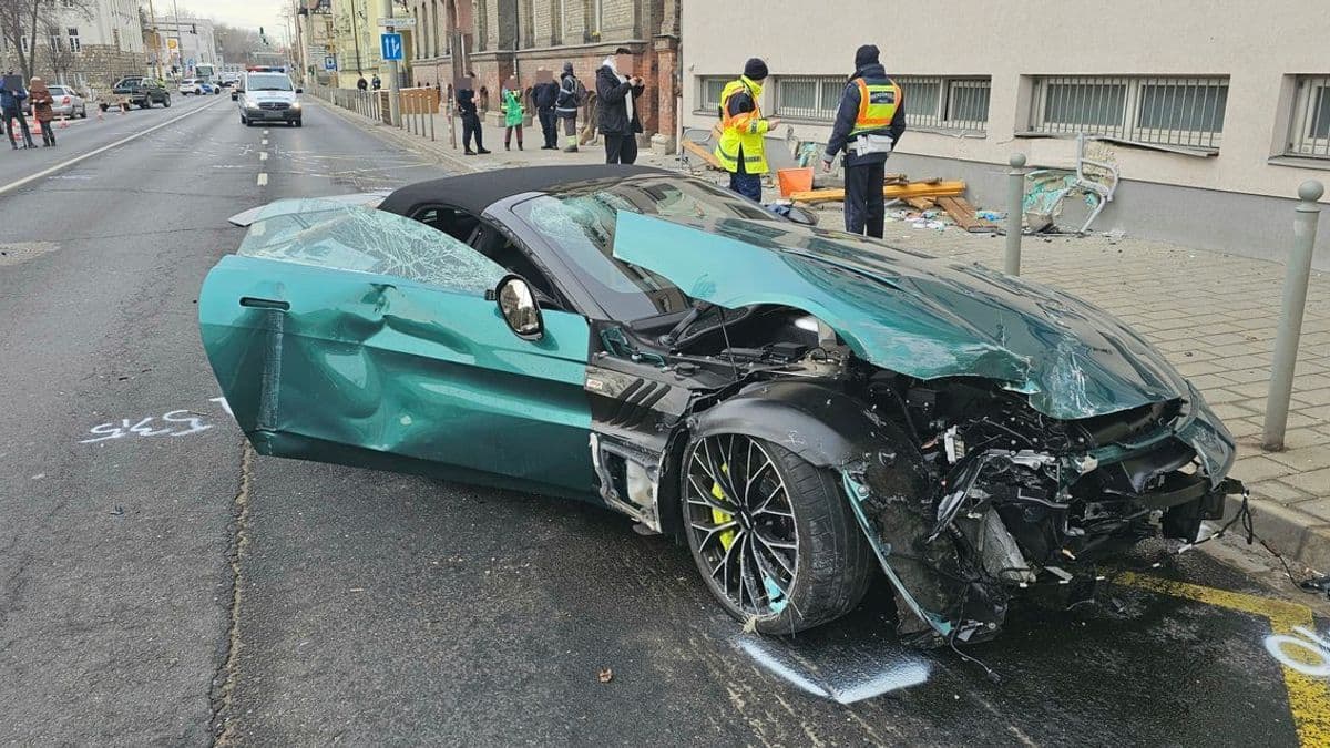 Videó: folytatódott az Aston Martinos gázoló tárgyalása