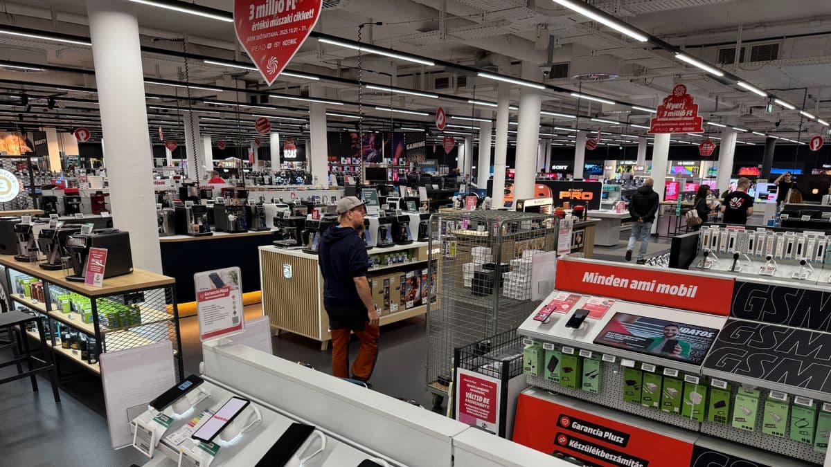 Nem akarnak szerelővel bajlódni a magyarok, azonnal hűtenének: tépik egymást a vásárlók a mobilklímák miatt – 200 százalékkal nőtt a kereslet