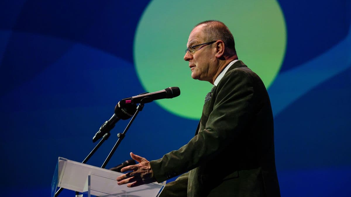 Ez aztán a meglepetés: nem akárki csatlakozott elsőként Navracsics Tibor új politikai kezdeményezééshez – "Nyissunk új lapot, új kezdetet az erősebb polgári oldalért"