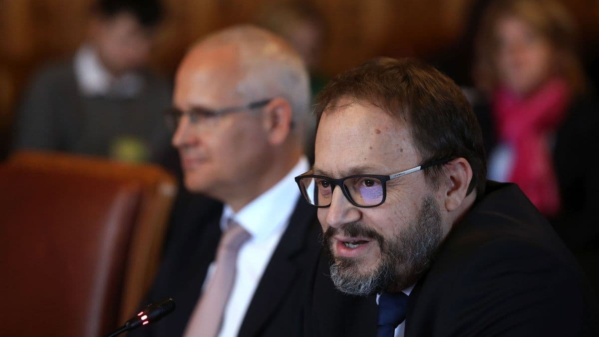 Kármán András új információkat közölt, ki lesz a NAV elnöke: ezen a napon fogja bejelenteni a Tisza-kormány – szűkül a kör, többen már nem tudnak jelentkezni
