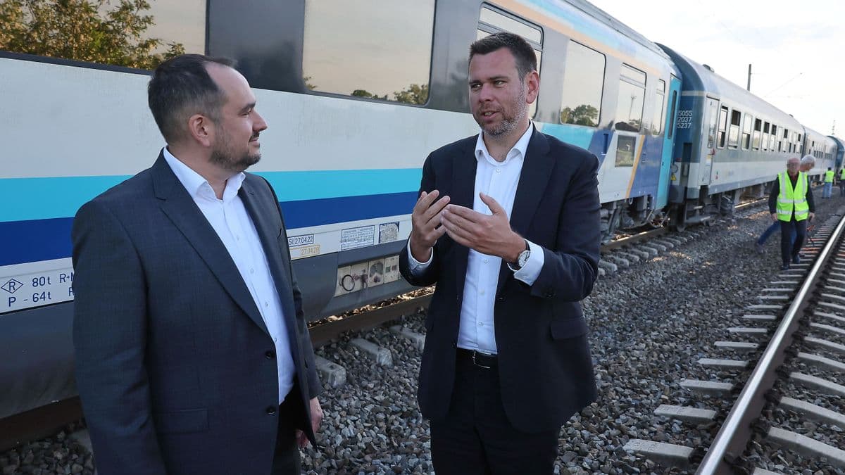 Sötétüzem: Vitézy Dávid már jósolni sem akarja, mikor indul be a Budapest-Belgrád vasútvonal