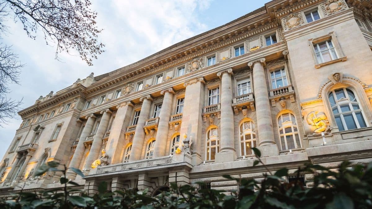 Hiába az alacsony infláció, továbbra sem enged a szorításból az MNB: itt van Varga Mihályék friss döntése