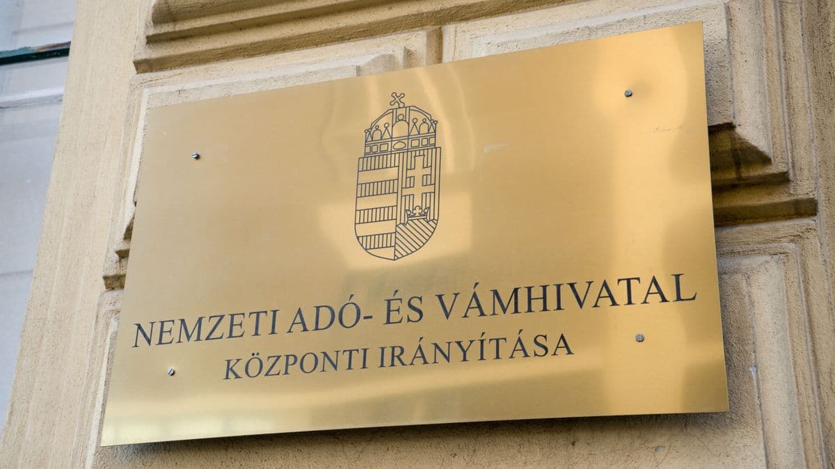 NAV-levél jön, érdemes figyelni: nem mindegy, hogy tartozás vagy túlfizetés lesz benne