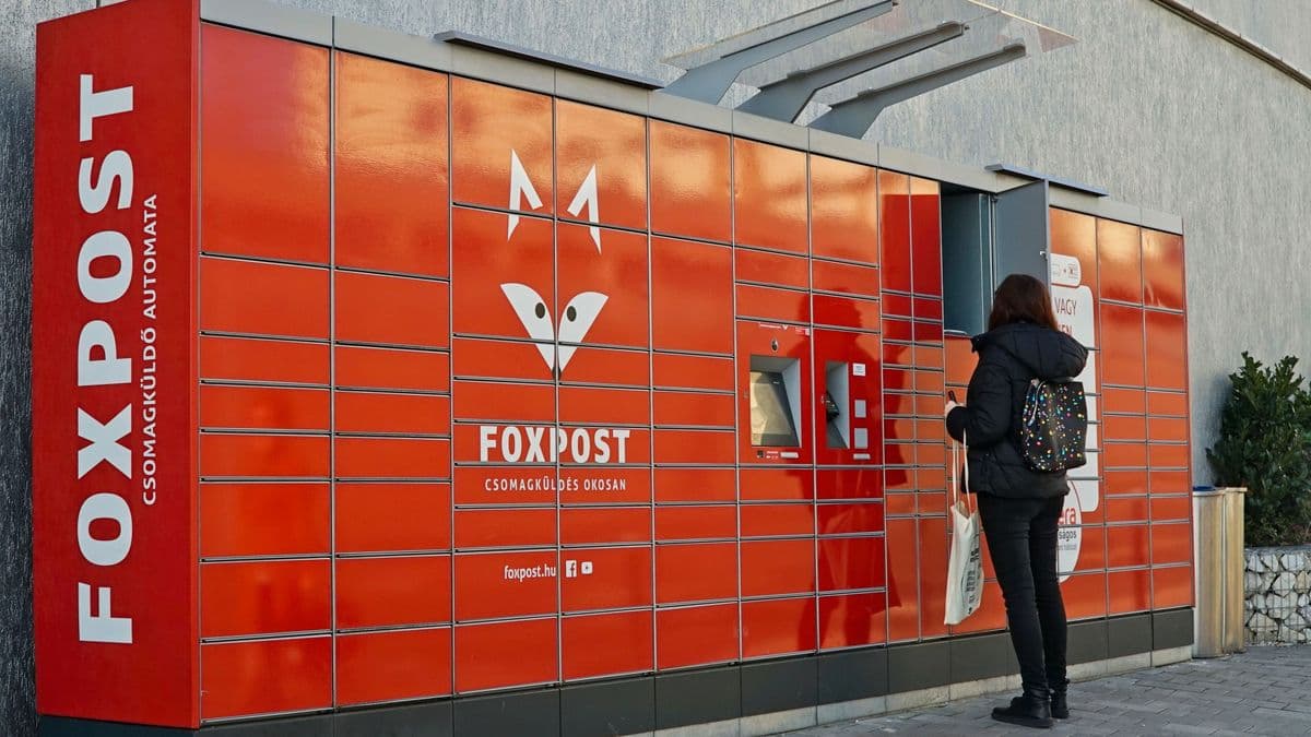 Beütött a Temu-vám: brutális visszaesést mért a Foxpost a csomagforgalomban – megszólalt a cégvezér