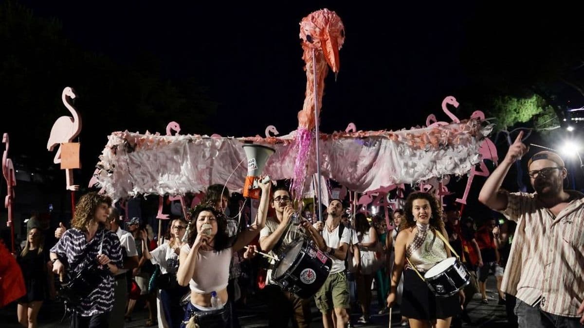 Flamingók és elszámoltathatóság: miért tüntetnek Albániában?