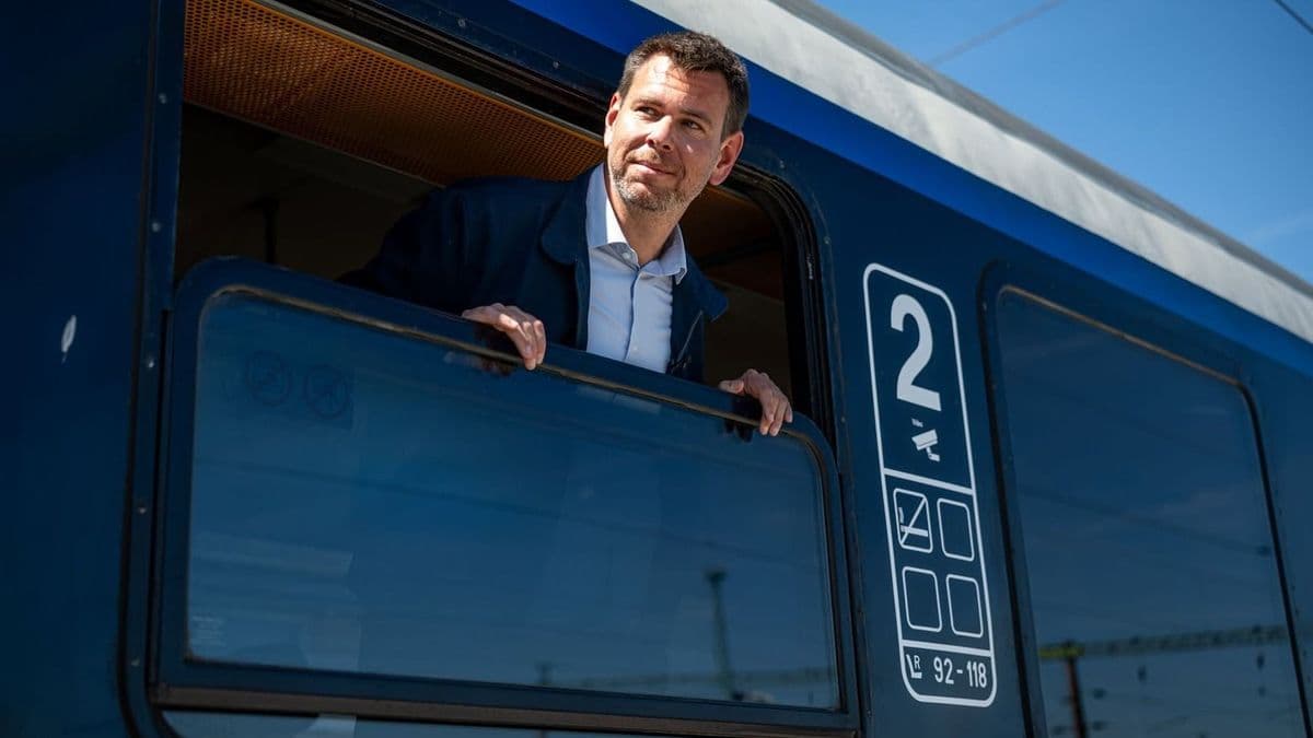 Vitézy Dávid kedvenc példája, pedig sok a baj mintavasúttal – elfogytak a vasúti kocsik, nincs hely, minden harmadik InterCity késik