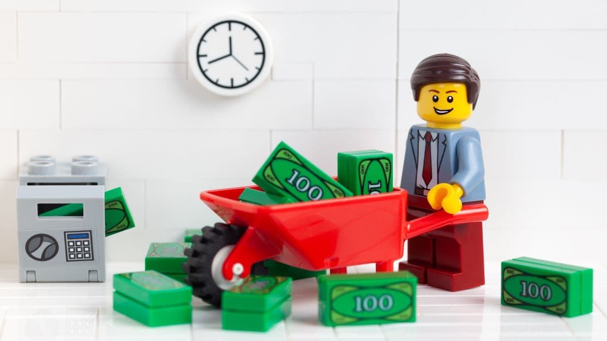 Brutális eredmények: a Lego vezére nagyon meglepő dolgot közölt a magyar gyárról – erre még Szijjártó Péter is felkapja a fejét