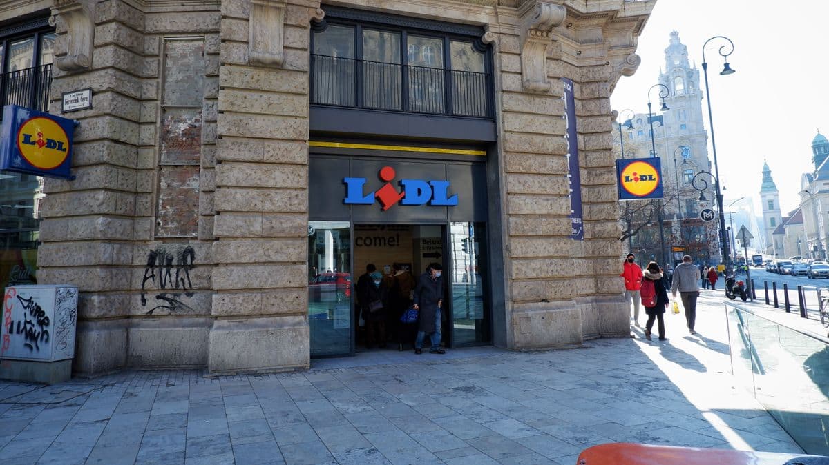 Nincs friss pékárú a Lidlben 5 után, a „hőségpénzt" pedig bukták a futárok, mert rosszul lennének tőle – így fogja vissza magát Magyarország