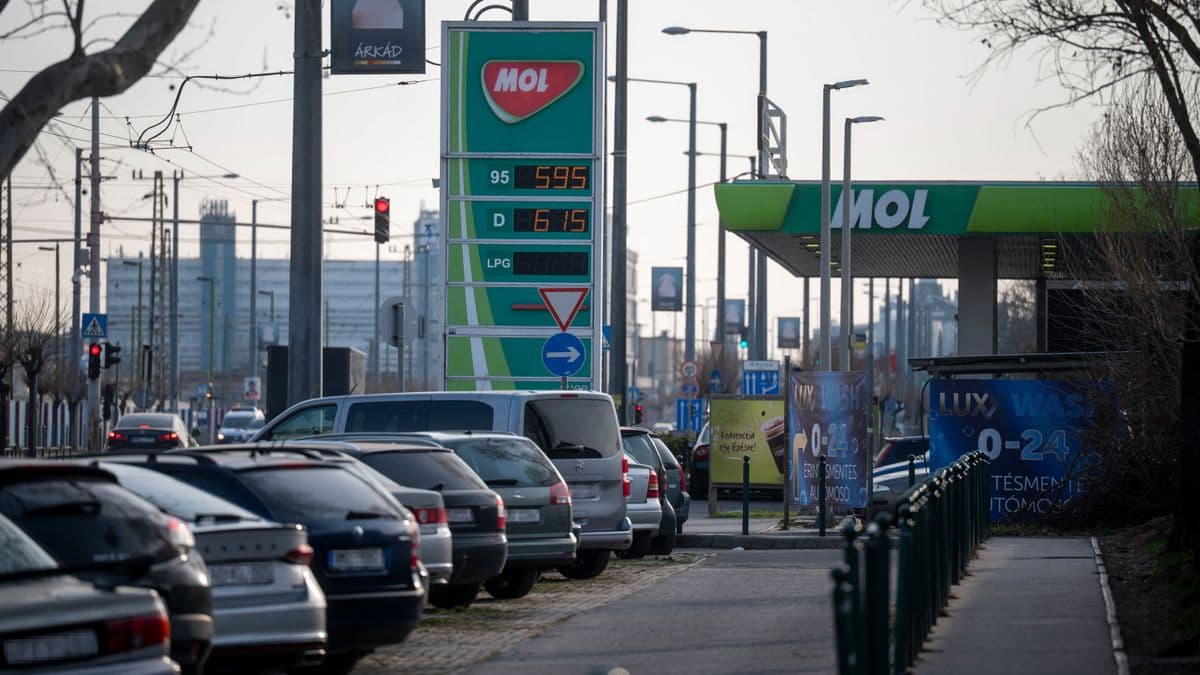 Megtették a bejelentést, amitől mindenki tartott: szerdától nagyot drágul az üzemanyag Magyarországon, ezek az új árak – a benzin és a dízel se ússza meg