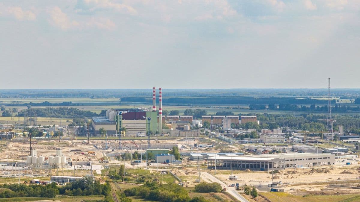 Hűtőtorony-építési lázban ég az ország: Paks II-nél már eleve nem lesz gond a Duna vízállása, a meglévő erőműnél pedig óriási átalakítást igényelne ez a technika – megéri?