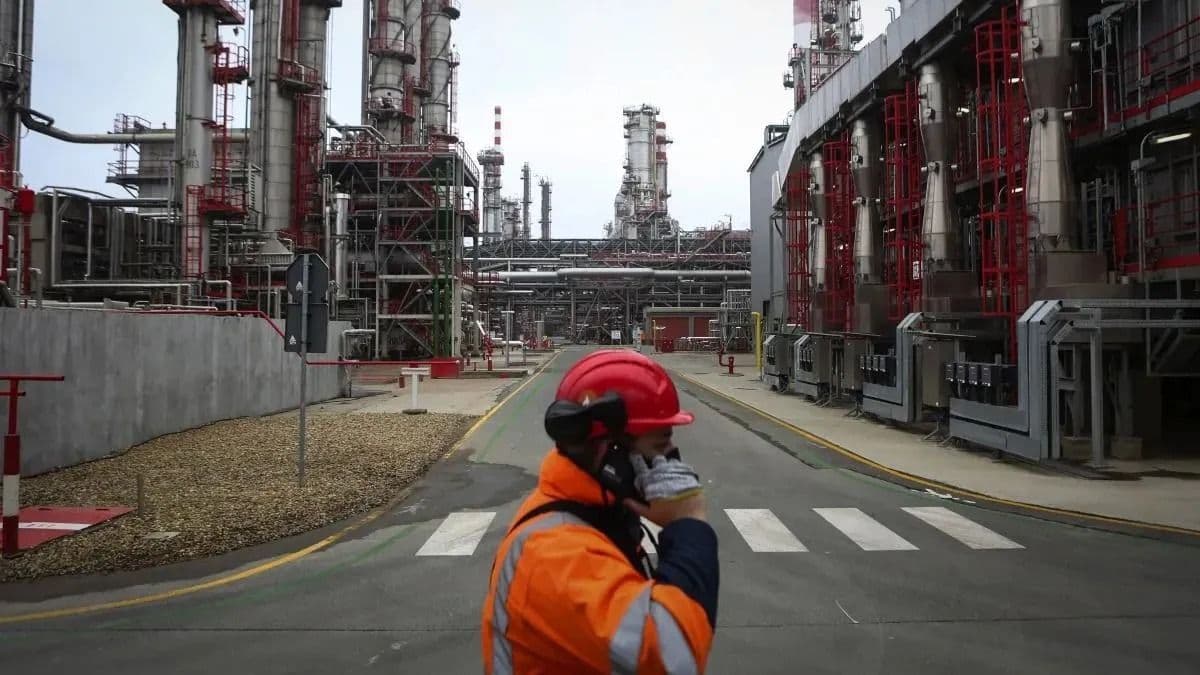 Sorsdöntő hetek jönnek: célegyenesben a Mol és a Gazprom Nyefty tárgyalása – új finomító küszöbén a magyar olajóriás, az amerikaiak megküldték az életbevágó engedélyt