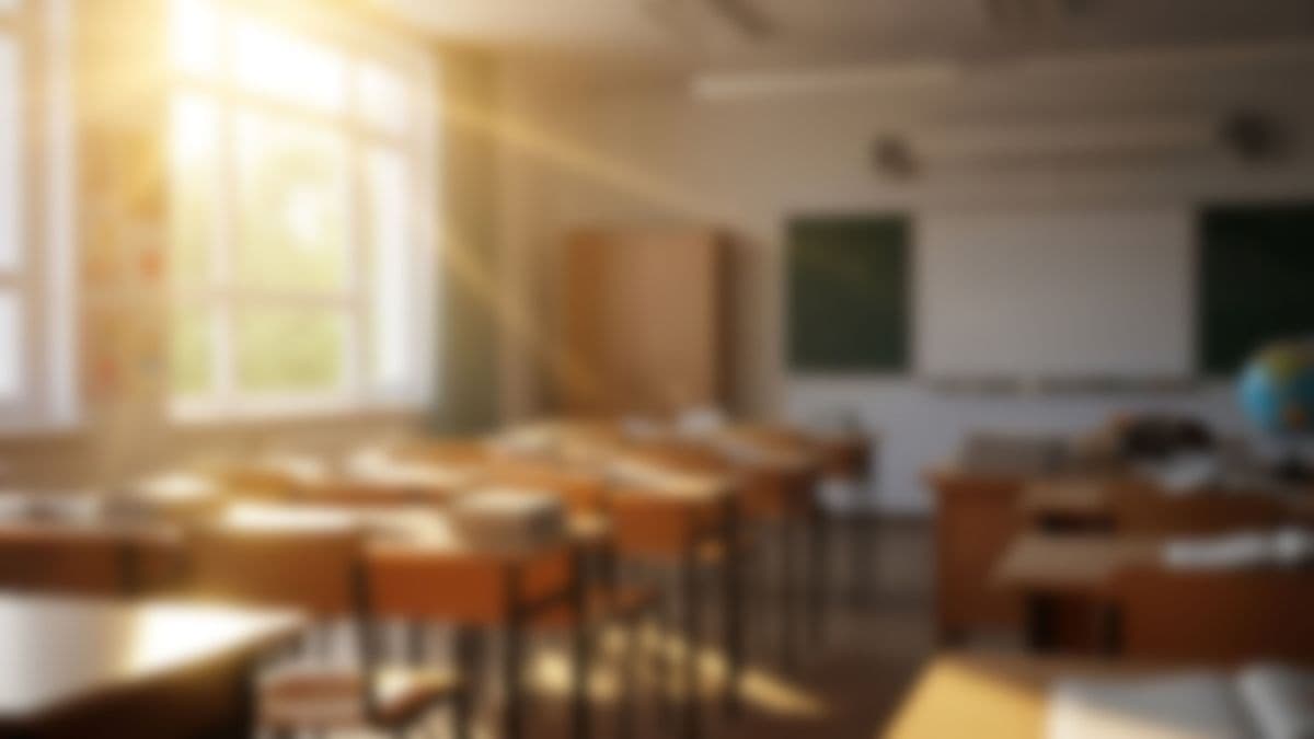 Megvan az ország legfurcsább iskolakezdési támogatása: annak is utalt 100 ezret a Tisza-kormány, aki Magyar Péter szerint túl sokat keresett – "Nem mehetek el szó nélkül mellette"