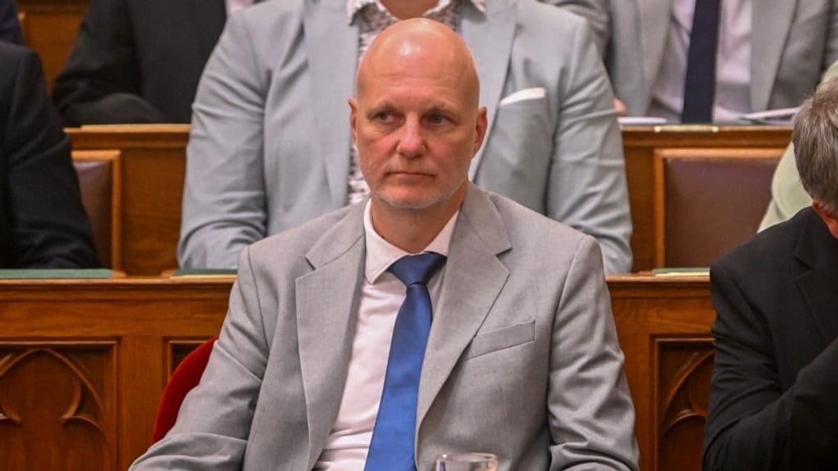 Tesztel Tanács és Vitézy: romokban áll Budapesten, de felújítanák – megér 20 milliárdot, vagy még többet?