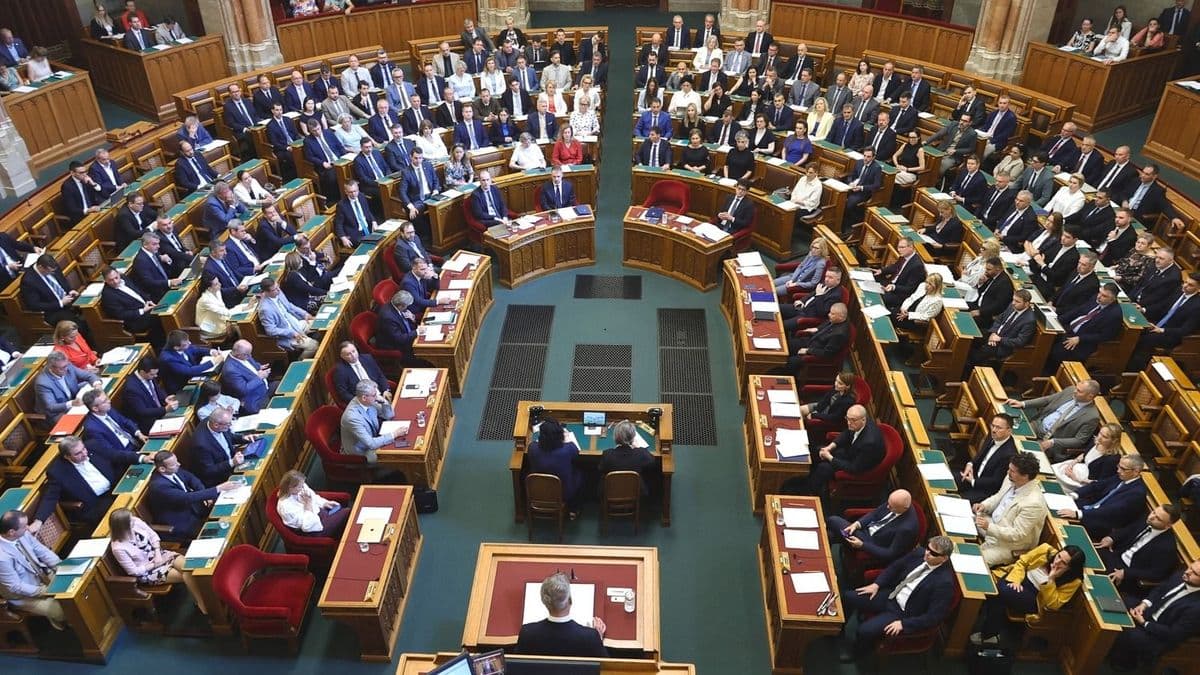 Szerényen IV. Béla második honalapításához hasonlította Magyar Péter kormánya eddigi tevékenységét
