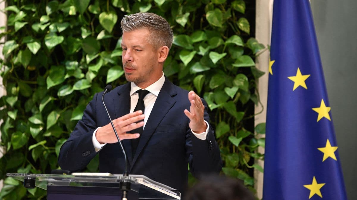 Rendkívüli: Magyar Péter váratlanul bejelentette, belenyúlhat a Tisza-kormány az üzemanyagárakba – pedig egy hete Kármán András még teljesen mást mondott