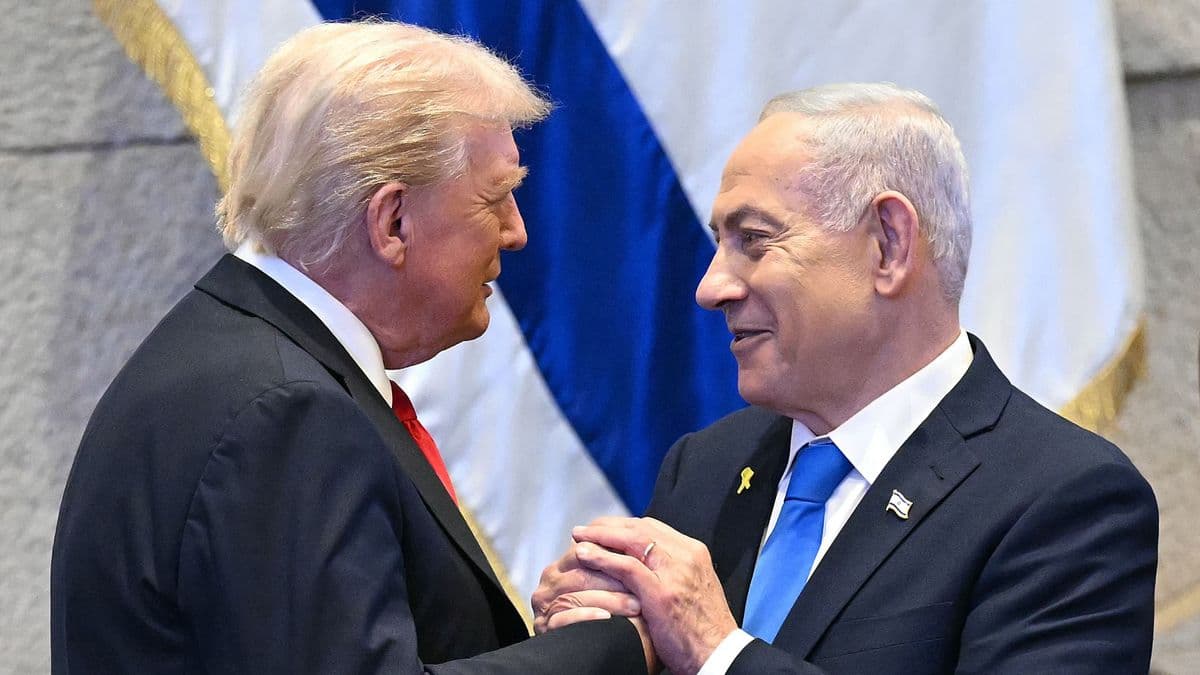 Őrült tervet eszelhetett ki Donald Trump Netanjahu bukása esetére: hiába veszítené el az izraeli választásokat, egy trükkel mégis visszatérhet a hatalomba