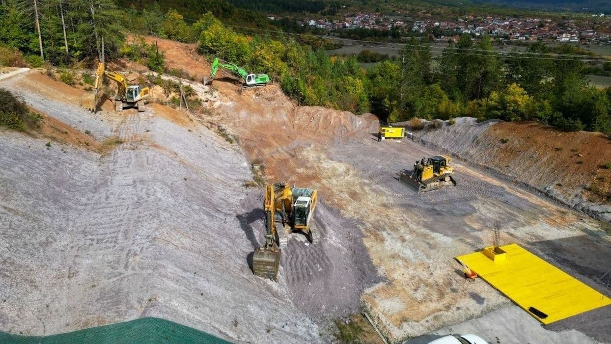 Csattanós választ adott a Duna Aszfalt a Tisza-kormánynak: külföldön épít autópályát, megnyerte a közbeszerzést az osztrák óriással – 219 millió eurót adott nekik Európa egyik legnagyobb bankja