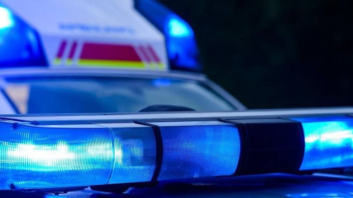 Árokba borult egy autó Zalában, mentő is érkezett a helyszínre