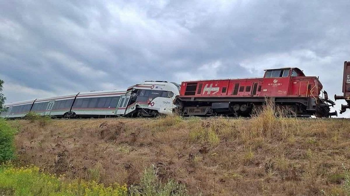 Sokkoló jelenetek: két vonat ütközött Zala határában – 25-en megsérültek