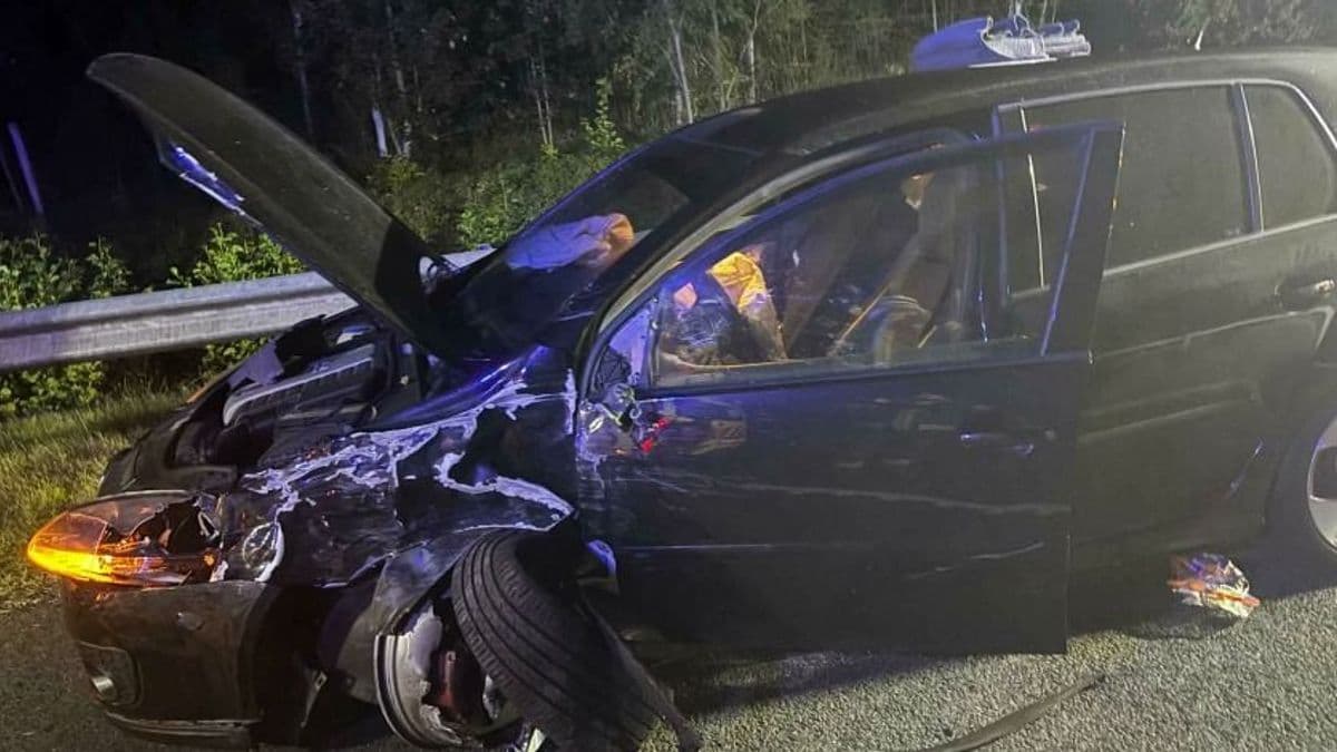 Rosszul indult a vasárnap: két autó ütközött az M7-esen, egy ember megsérült
