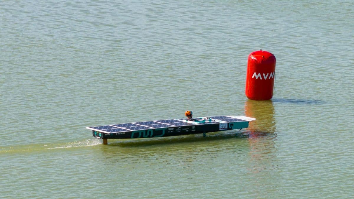 Napelemes sebességi rekord a Balatonon – hatvannal repesztett a hajó