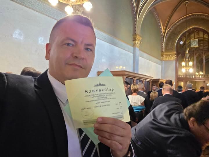 Megdöbbentő hangvételű üzenettel válaszolt választójának a tiszás képviselő