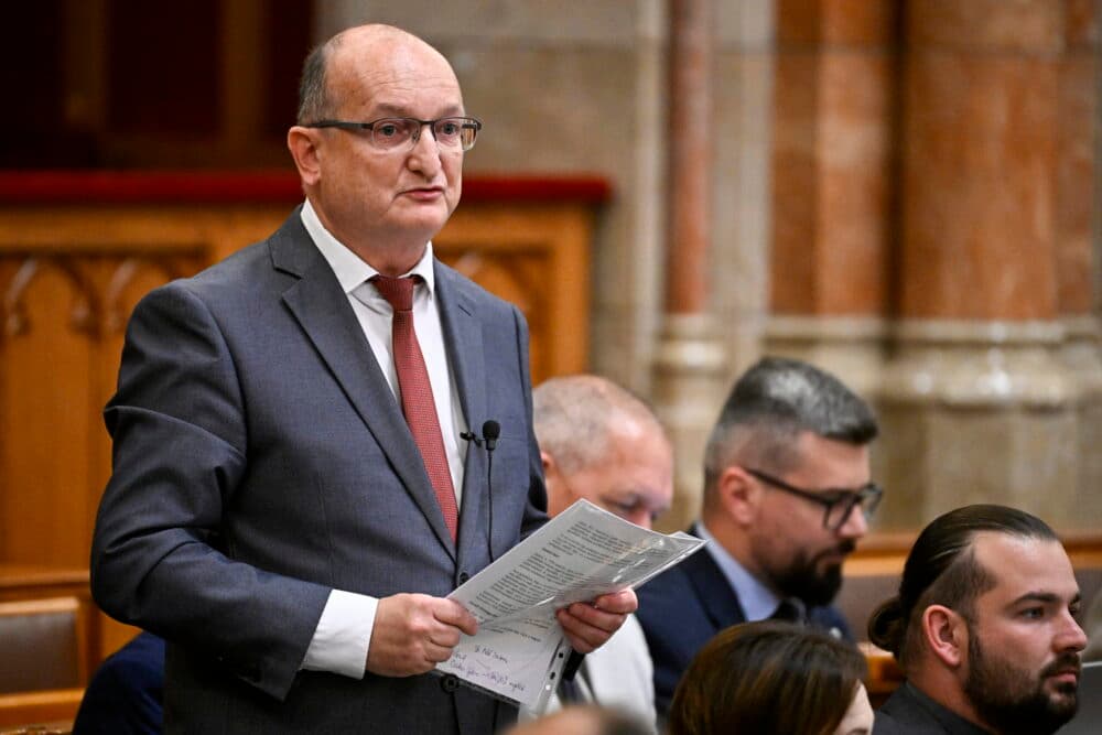 Elmarad a Független Közmédia Testület médiaszakmai jelöltjeinek meghallgatása