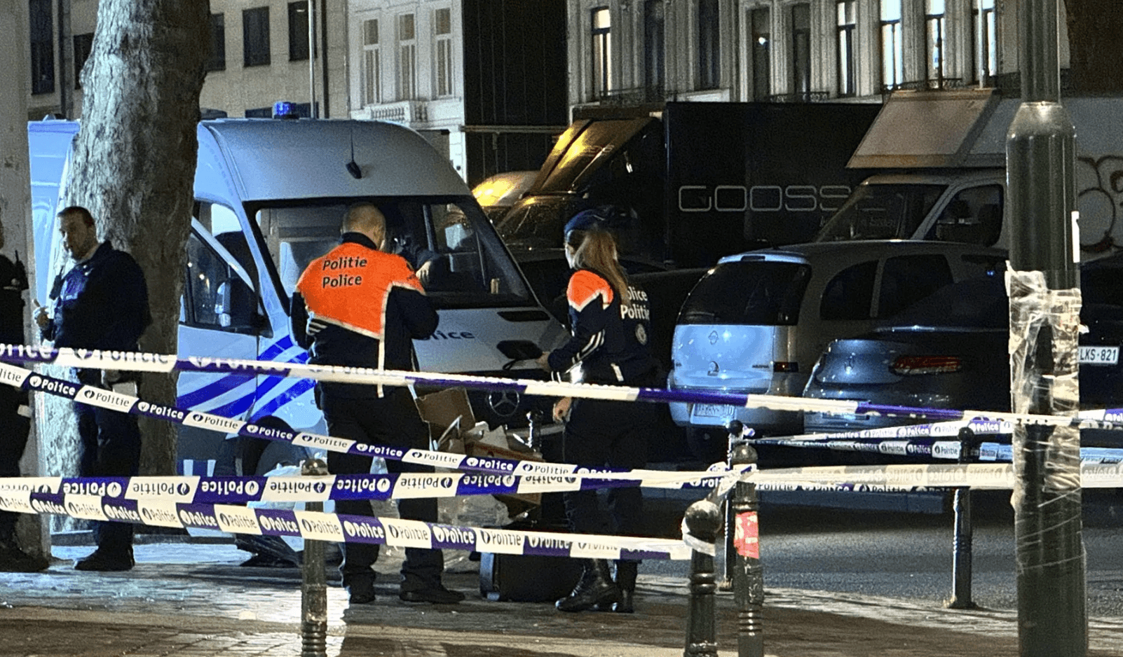 Golyózápor Brüsszelben: már a rendőrőrsöt is megtámadták