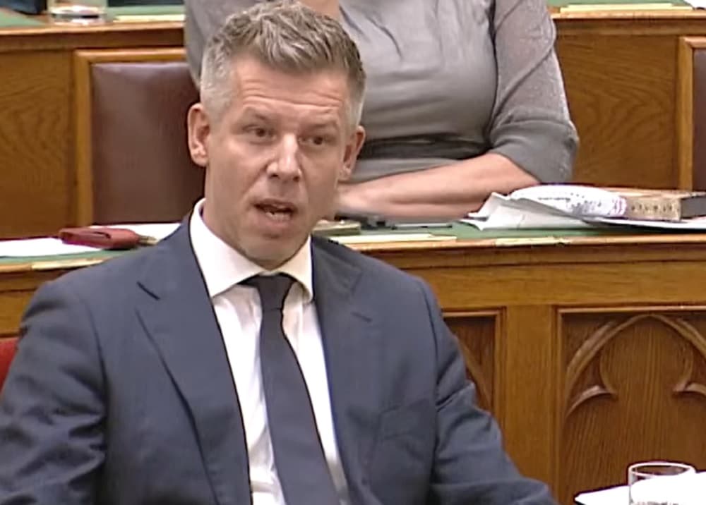 Magyar Péterrel küldött üzenetet a Fidesz Tarr Zoltánnak