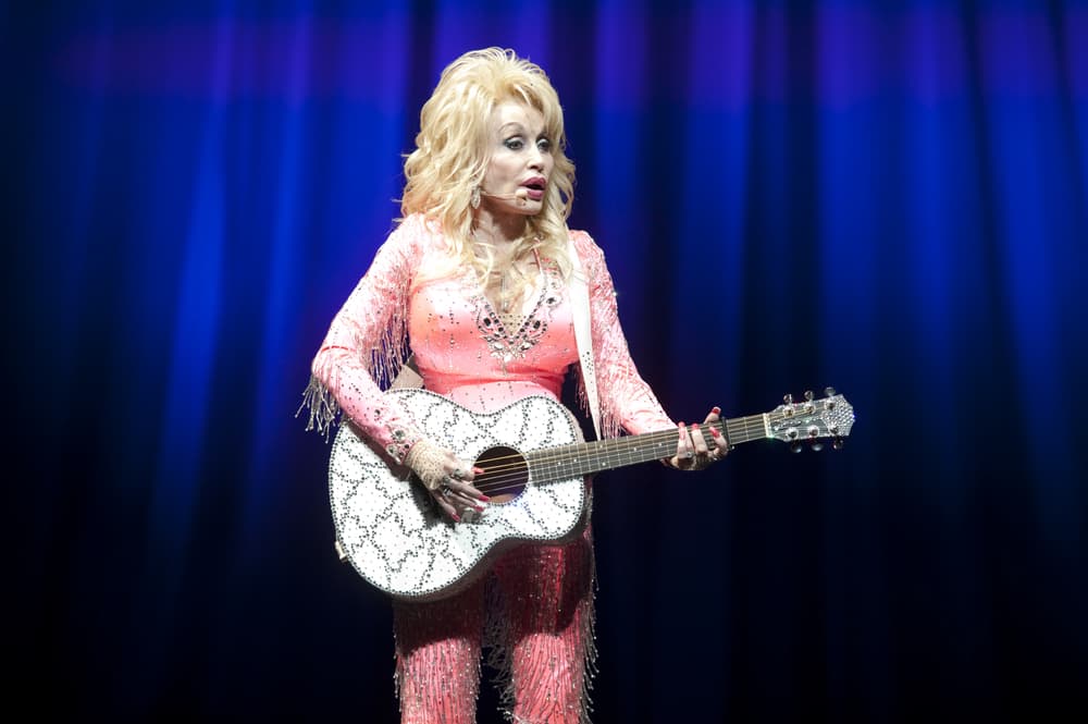 Elhunyt Dolly Parton