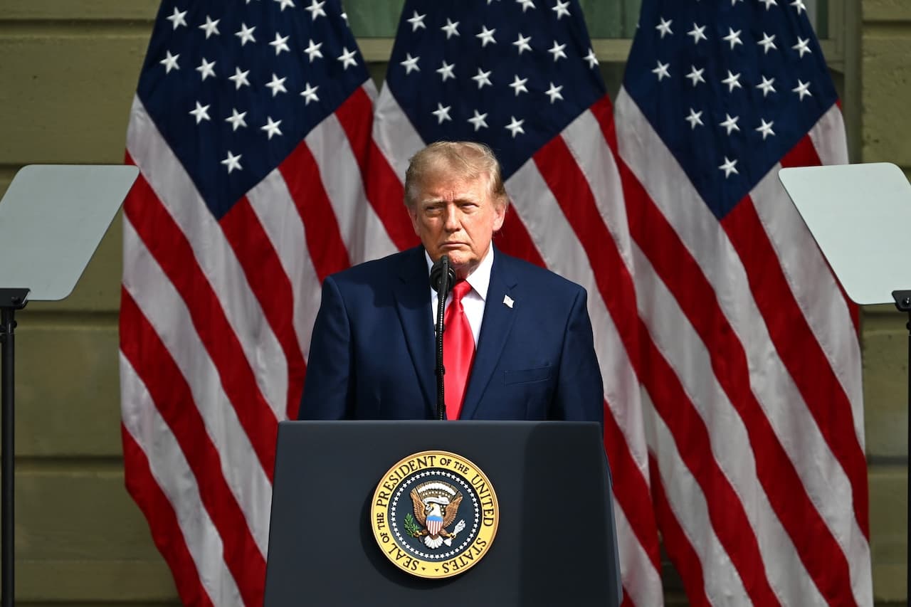 Botrányos diadalívet építtetne Donald Trump