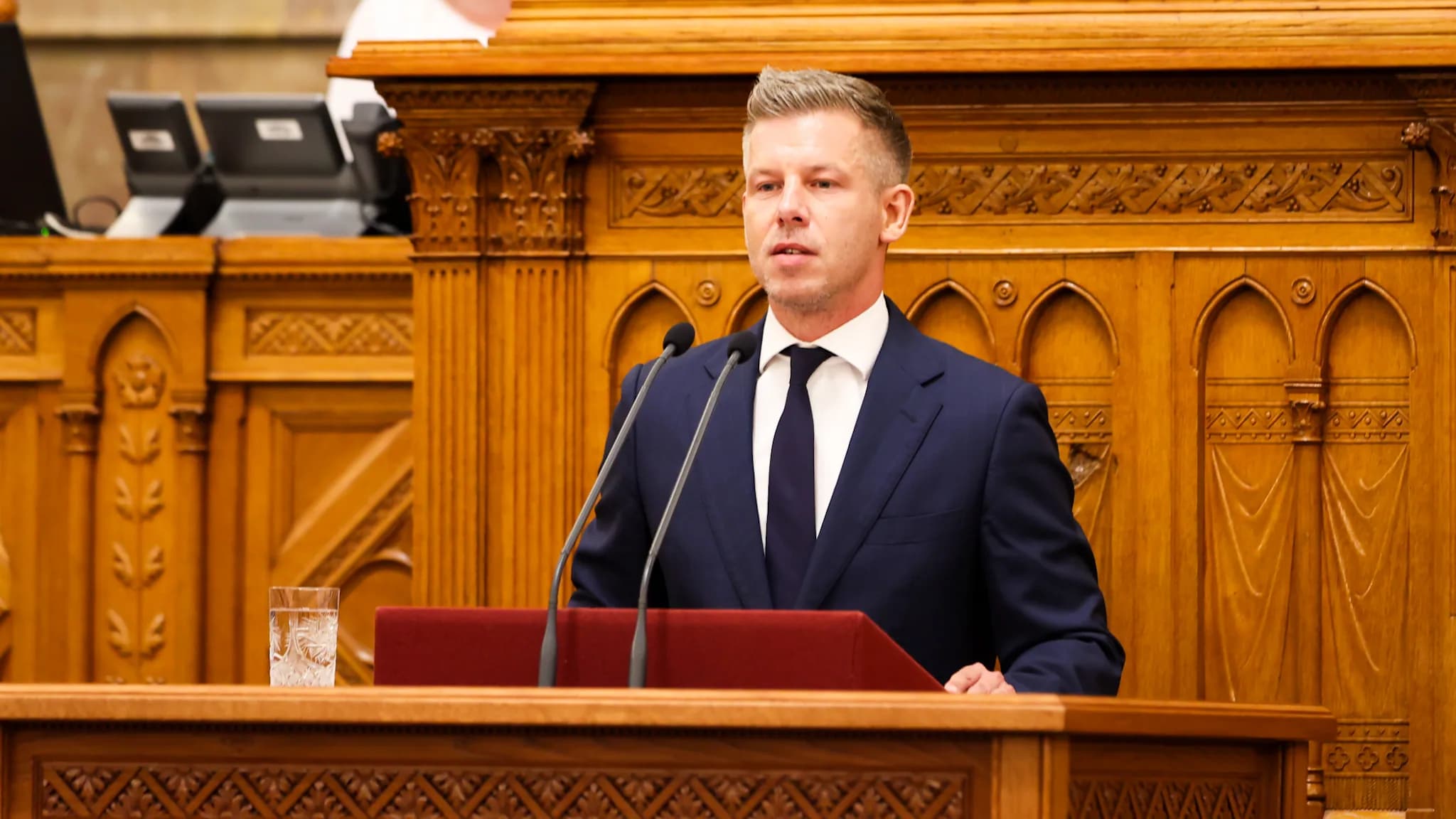 Újra napirend előtt szólal fel Magyar Péter miniszterelnök