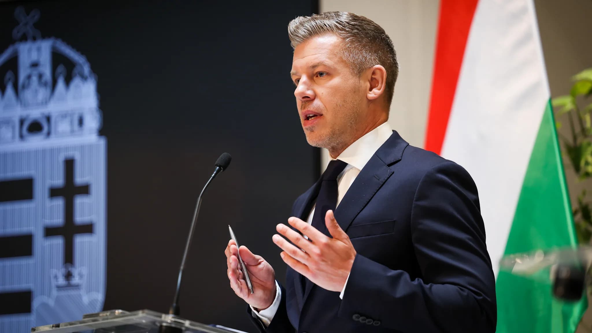 Magyar Péter: Ha további egy centimétert csökken a Duna vízállása, az atomerőmű ideiglenesen leáll
