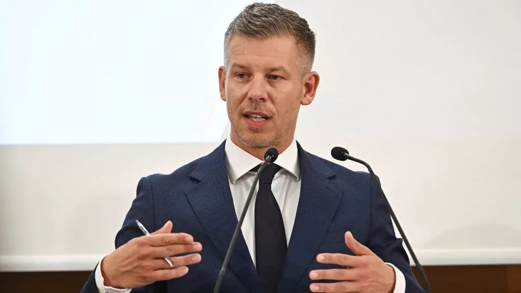 Magyar Péter: Az iskola legfontosabb feladata, hogy segítse a diákokat abban, hogy a lehető legjobban megtanuljanak kritikusan gondolkodni