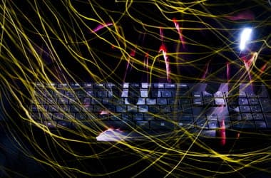 Lecsapott az FBI a csalókra, akik fertőzött Steam-játékokkal lopták el a játékosok pénzét