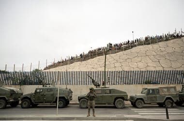 A spanyol kormány átmeneti befogadótábort alakít ki Ceuta kikötőjében