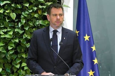 Vitézy Dávid: Teljesült minden feltétel, az uniós helyreállítási alap forrásainak száz százalékát hazahozhatja a kormány