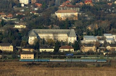 Többszöri nekifutásra végül feloszlatta magát Aszód képviselő-testülete