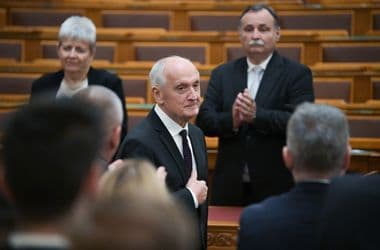 Mit mond el Magyar Péter politikai ösztöneiről Baka András megválasztása?