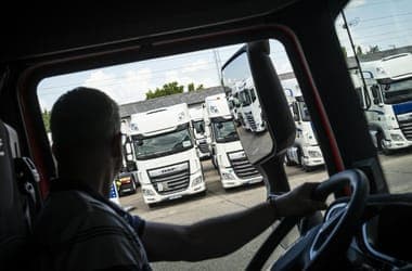 Havi félmilliós plusz veszteség – az erős forint kisiklatta a küszködő fuvarozást sínen és közúton is