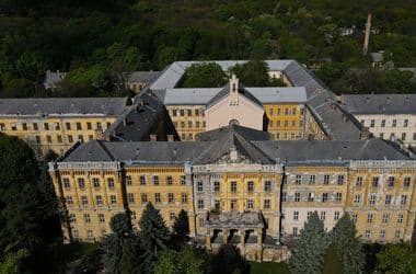 Vitézy Dávid átvette az OPNI-t, kérdéses az Orbán-kormányok által tervezett elitiskola sorsa