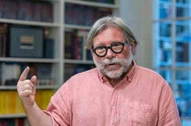 „Nem hiszem, hogy bármit is lediktáltak volna Orbánnak Moszkvában” – Sz. Bíró Zoltán az autokráciákról és arról, megbukhat-e Putyin is