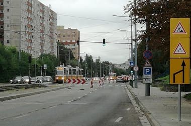 Meghalt egy kerékpáros Óbudán, miután elütötte egy szemközti sávból átsodródó autós